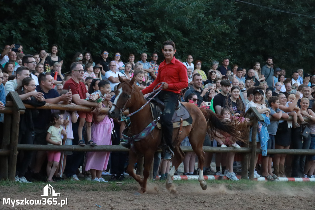 Fotorelacja XXI: Kaskaderski pokaz jeździecki - Festiwal z Kopyta w Gniazdowie
