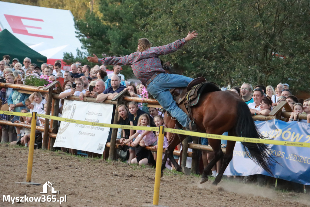 Fotorelacja XXI: Kaskaderski pokaz jeździecki - Festiwal z Kopyta w Gniazdowie