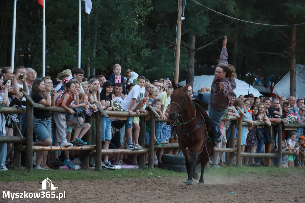 Fotorelacja XXI: Kaskaderski pokaz jeździecki - Festiwal z Kopyta w Gniazdowie