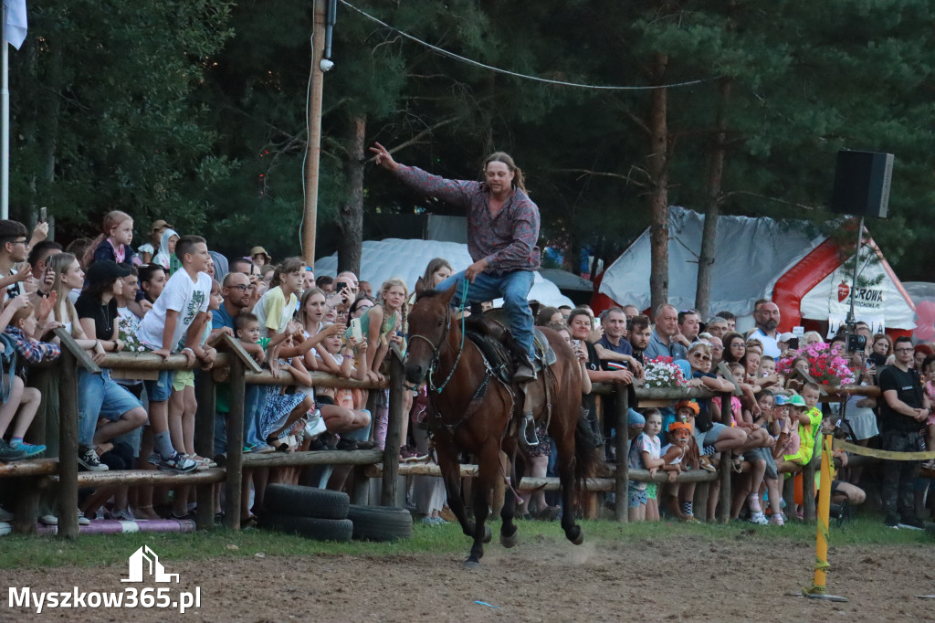 Fotorelacja XXI: Kaskaderski pokaz jeździecki - Festiwal z Kopyta w Gniazdowie