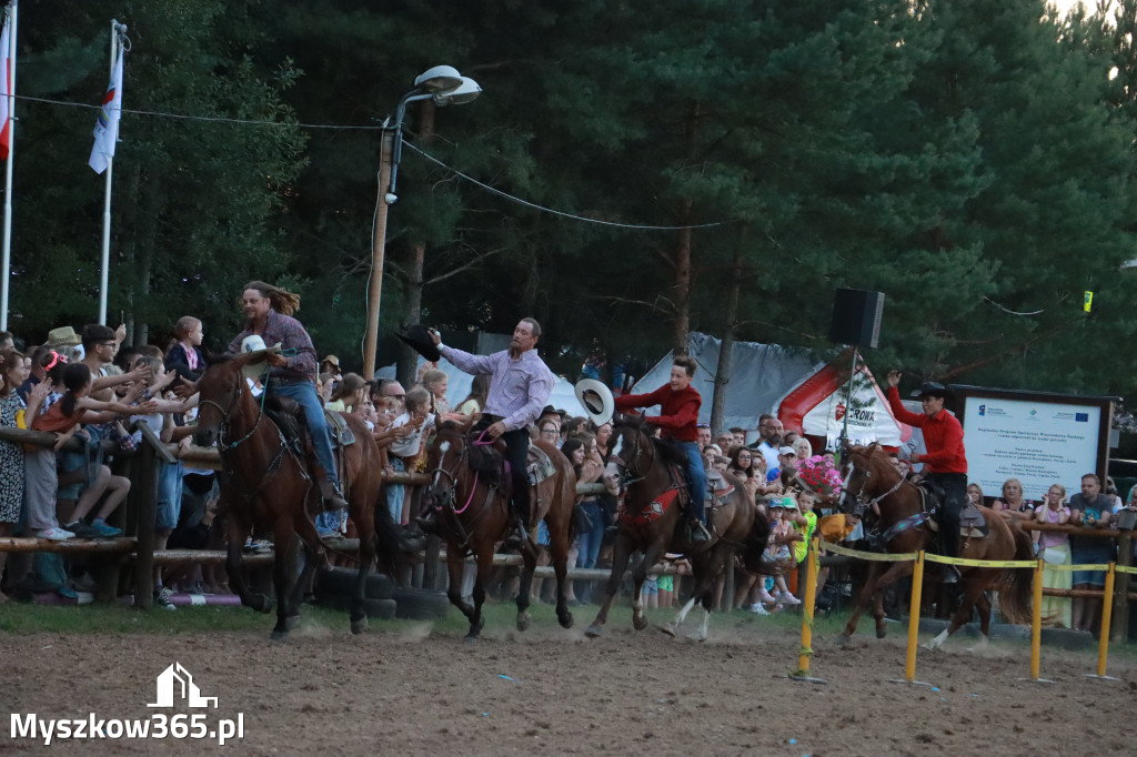 Fotorelacja XXI: Kaskaderski pokaz jeździecki - Festiwal z Kopyta w Gniazdowie
