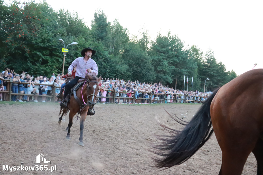 Fotorelacja XXI: Kaskaderski pokaz jeździecki - Festiwal z Kopyta w Gniazdowie