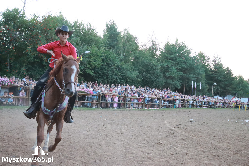Fotorelacja XXI: Kaskaderski pokaz jeździecki - Festiwal z Kopyta w Gniazdowie