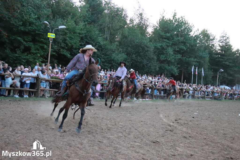 Fotorelacja XXI: Kaskaderski pokaz jeździecki - Festiwal z Kopyta w Gniazdowie