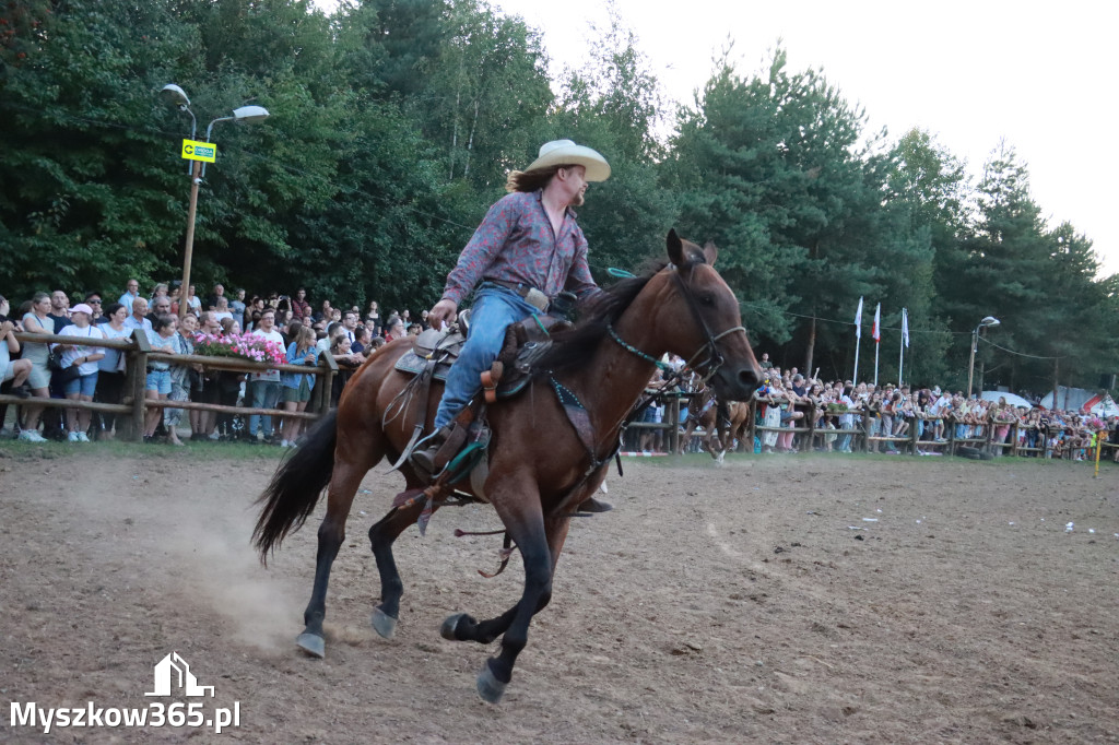 Fotorelacja XXI: Kaskaderski pokaz jeździecki - Festiwal z Kopyta w Gniazdowie