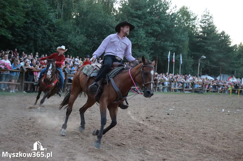 Fotorelacja XXI: Kaskaderski pokaz jeździecki - Festiwal z Kopyta w Gniazdowie