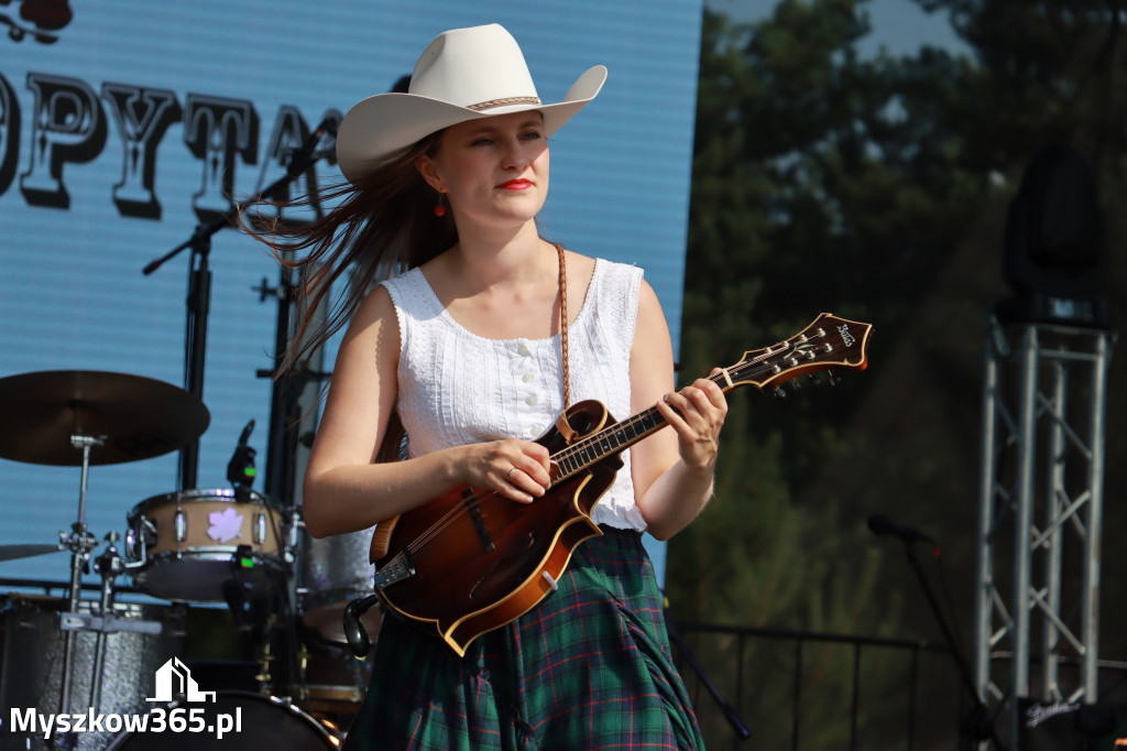 Fotorelacja XXII: Koncerty zespołów country - Festiwal z Kopyta w Gniazdowie