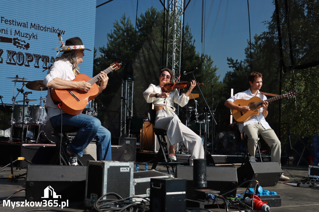 Fotorelacja XXII: Koncerty zespołów country - Festiwal z Kopyta w Gniazdowie