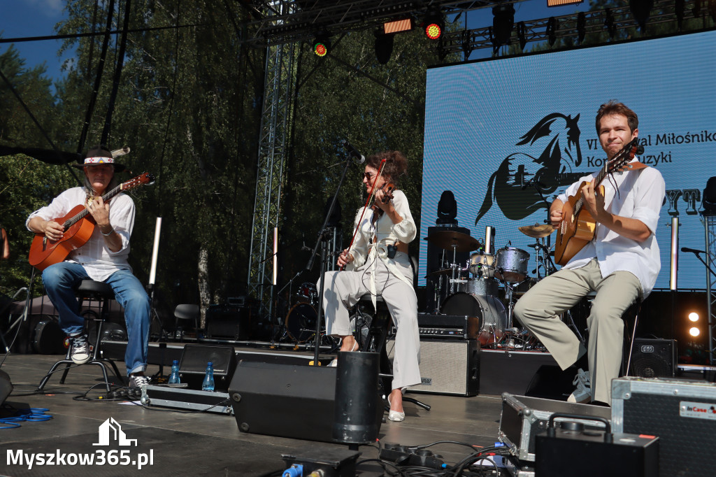 Fotorelacja XXII: Koncerty zespołów country - Festiwal z Kopyta w Gniazdowie