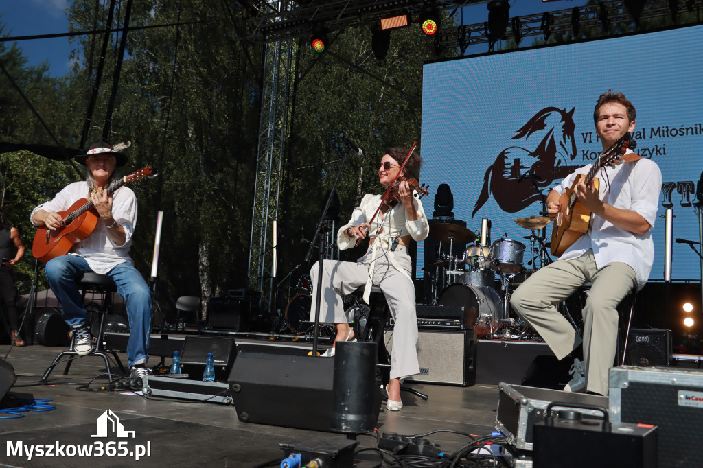 Fotorelacja XXII: Koncerty zespołów country - Festiwal z Kopyta w Gniazdowie