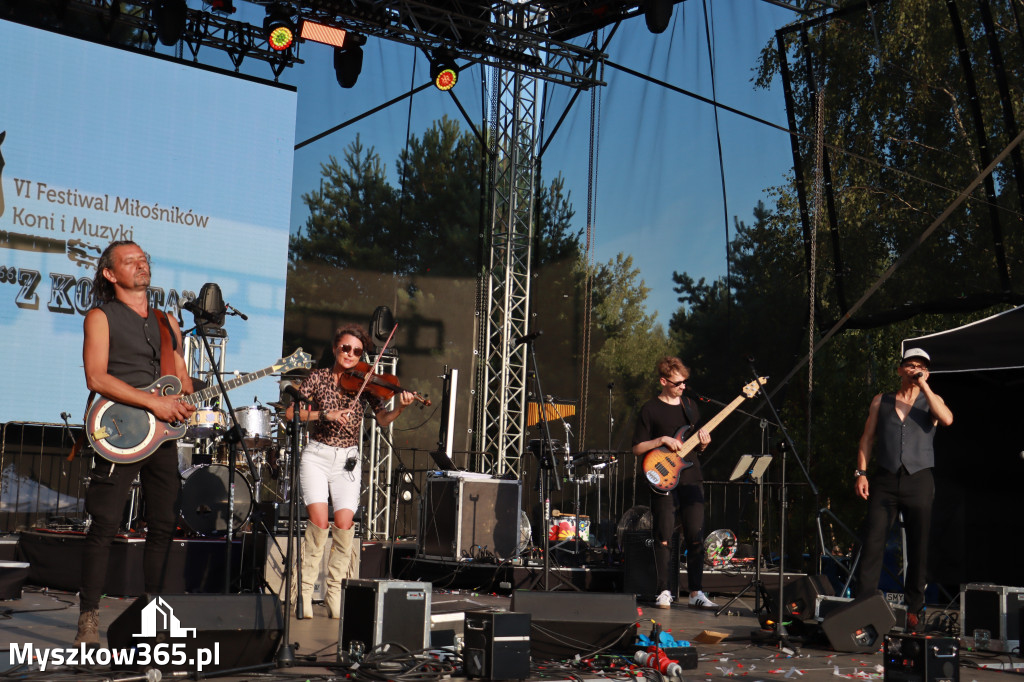 Fotorelacja XXII: Koncerty zespołów country - Festiwal z Kopyta w Gniazdowie