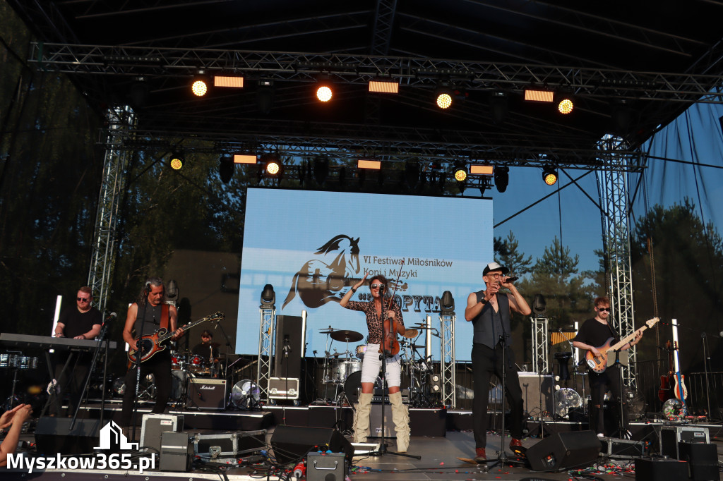 Fotorelacja XXII: Koncerty zespołów country - Festiwal z Kopyta w Gniazdowie