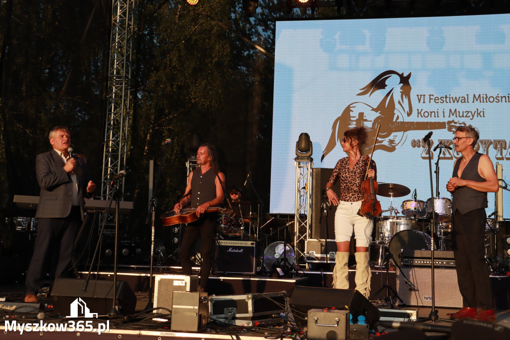 Fotorelacja XXII: Koncerty zespołów country - Festiwal z Kopyta w Gniazdowie