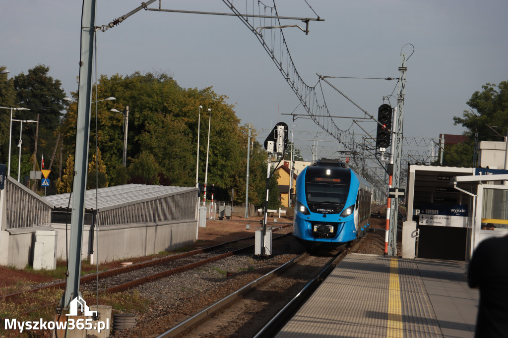 Fotorelacja: Inauguracyjny przejazd pociągu Częstochowa Kraków przez Poraj