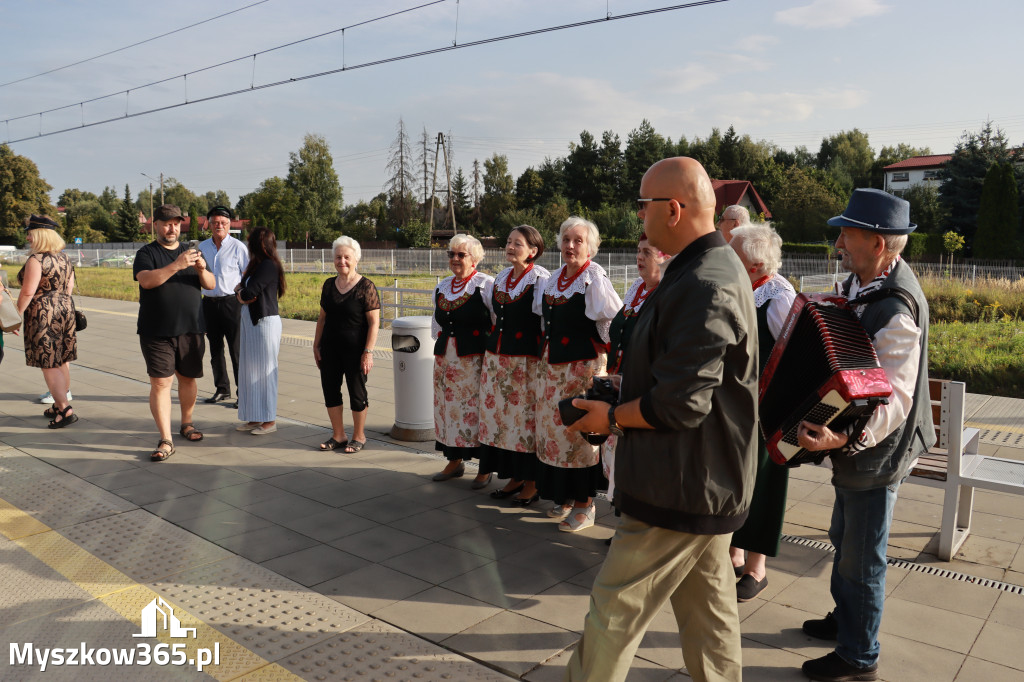 Fotorelacja: Inauguracyjny przejazd pociągu Częstochowa Kraków przez Poraj