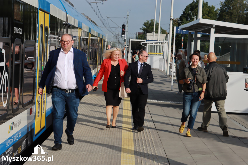 Fotorelacja: Inauguracyjny przejazd pociągu Częstochowa Kraków przez Poraj
