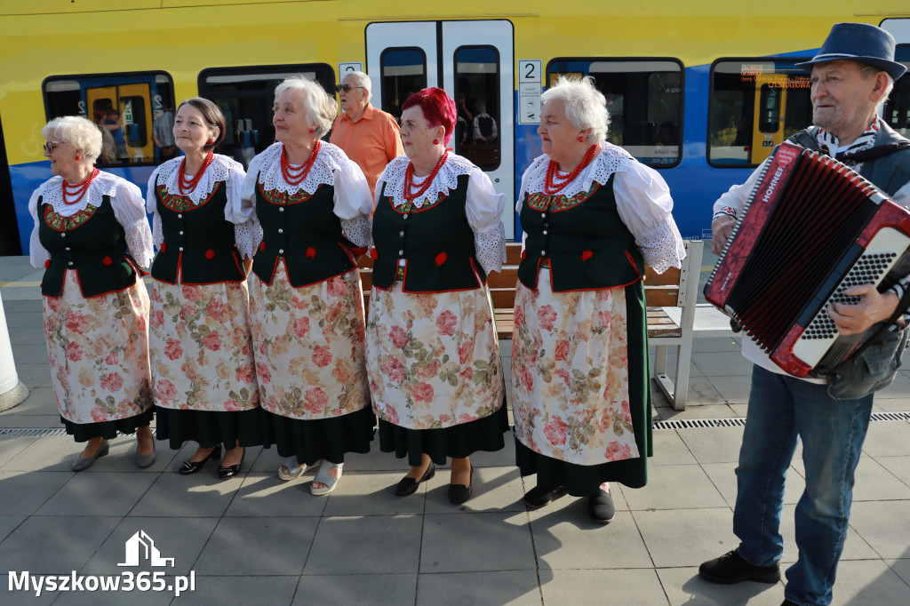 Fotorelacja: Inauguracyjny przejazd pociągu Częstochowa Kraków przez Poraj