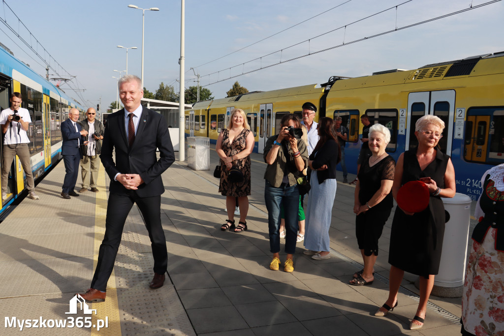 Fotorelacja: Inauguracyjny przejazd pociągu Częstochowa Kraków przez Poraj