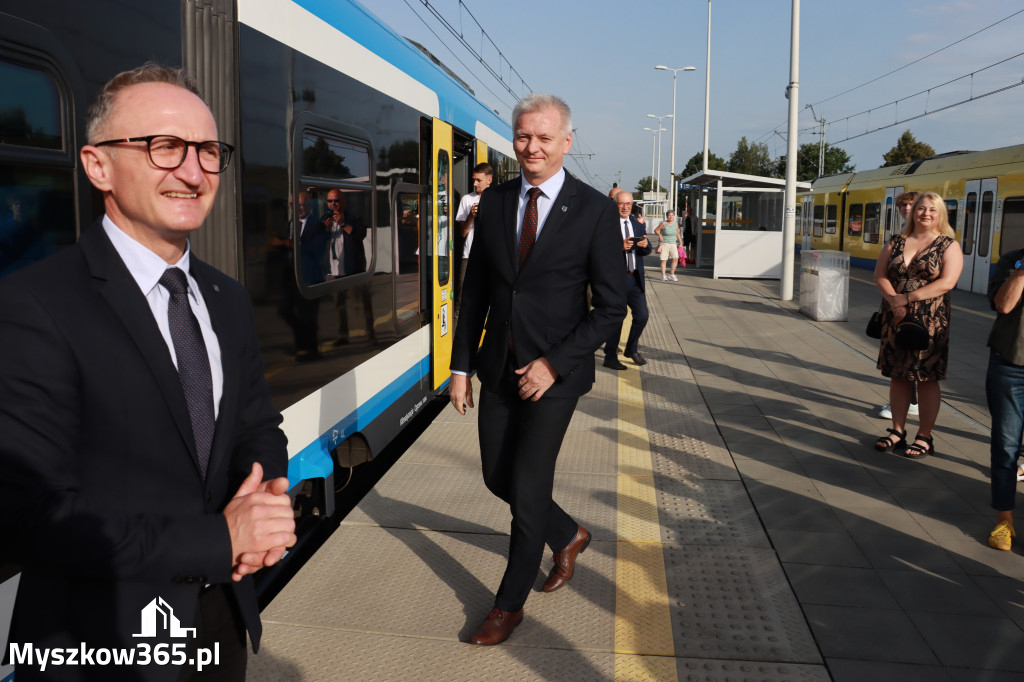 Fotorelacja: Inauguracyjny przejazd pociągu Częstochowa Kraków przez Poraj