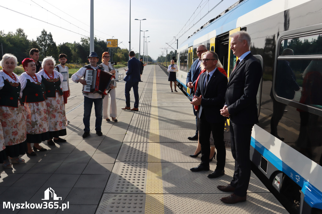 Fotorelacja: Inauguracyjny przejazd pociągu Częstochowa Kraków przez Poraj