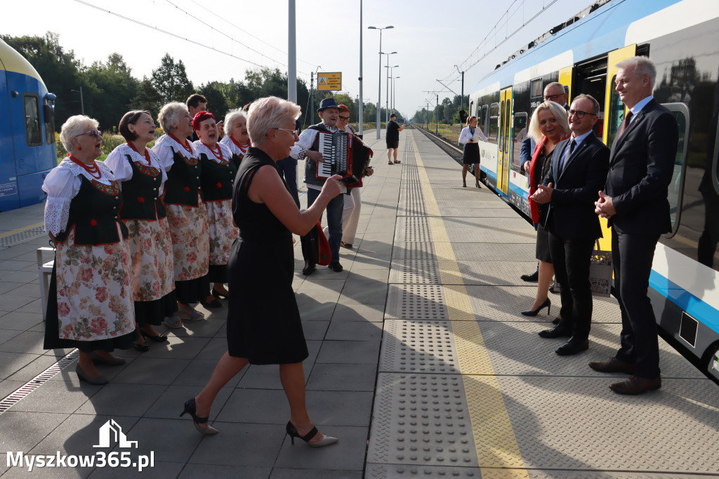 Fotorelacja: Inauguracyjny przejazd pociągu Częstochowa Kraków przez Poraj