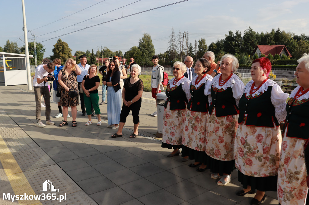 Fotorelacja: Inauguracyjny przejazd pociągu Częstochowa Kraków przez Poraj