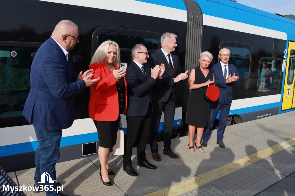 Fotorelacja: Inauguracyjny przejazd pociągu Częstochowa Kraków przez Poraj