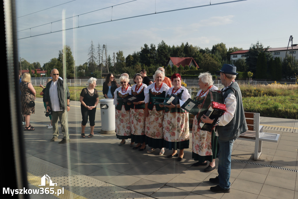Fotorelacja: Inauguracyjny przejazd pociągu Częstochowa Kraków przez Poraj