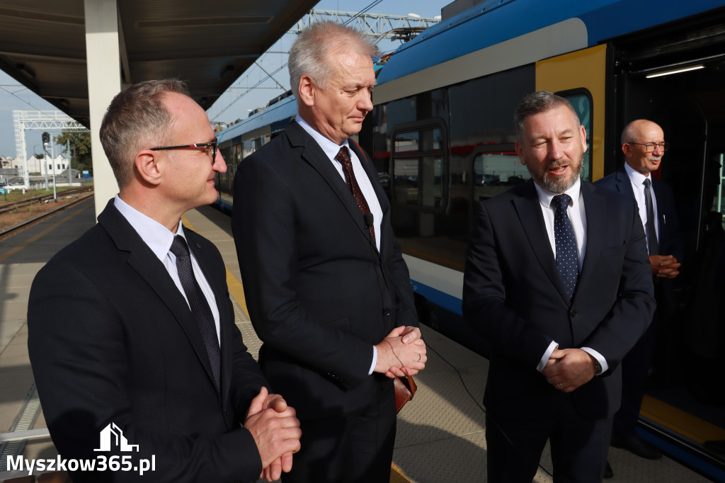 Fotorelacja: Inauguracyjny przejazd pociągu Częstochowa Kraków przez Myszków