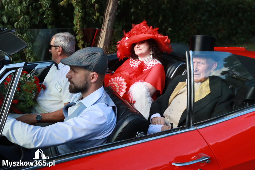 Fotorelacja I: Imieniny Hrabiny w Żarkach Letnisku Gmina Poraj - Orszak