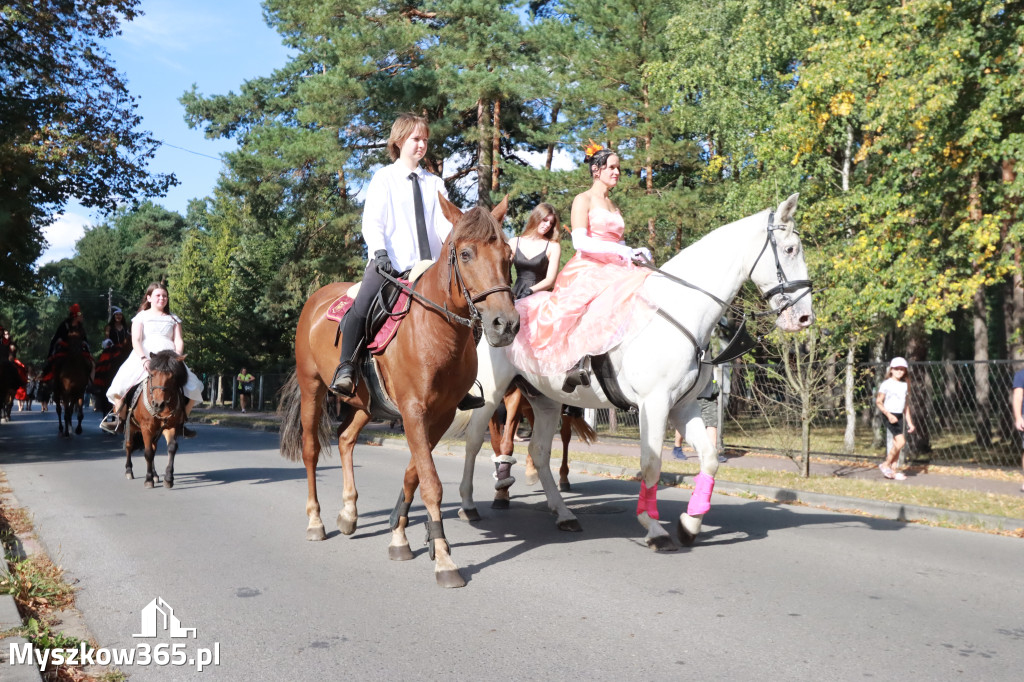 Fotorelacja I: Imieniny Hrabiny w Żarkach Letnisku Gmina Poraj - Orszak