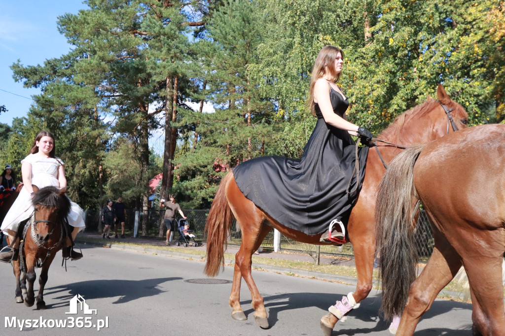 Fotorelacja I: Imieniny Hrabiny w Żarkach Letnisku Gmina Poraj - Orszak