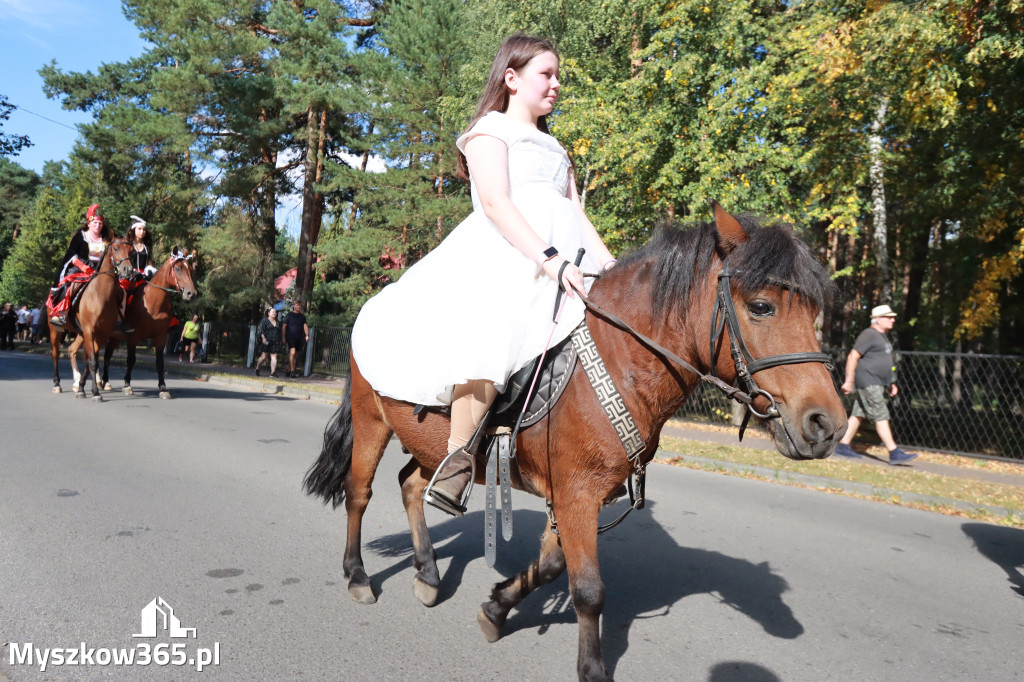 Fotorelacja I: Imieniny Hrabiny w Żarkach Letnisku Gmina Poraj - Orszak
