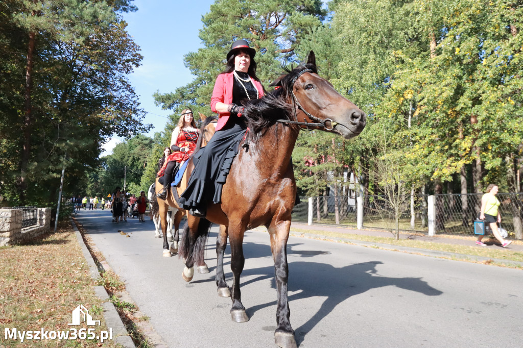 Fotorelacja I: Imieniny Hrabiny w Żarkach Letnisku Gmina Poraj - Orszak