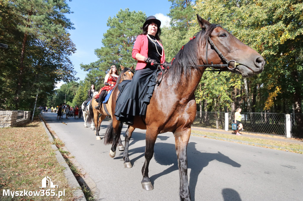 Fotorelacja I: Imieniny Hrabiny w Żarkach Letnisku Gmina Poraj - Orszak