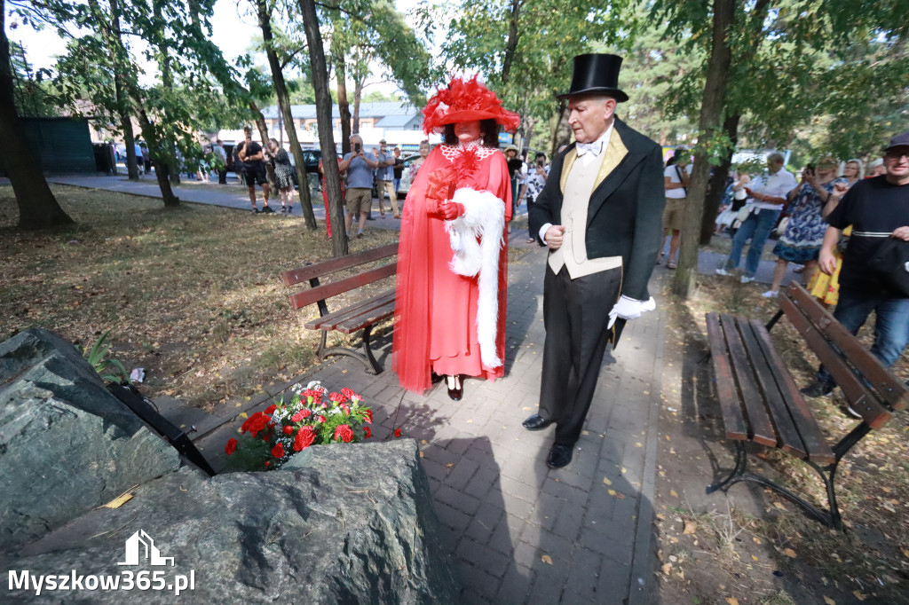 Fotorelacja I: Imieniny Hrabiny w Żarkach Letnisku Gmina Poraj - Orszak