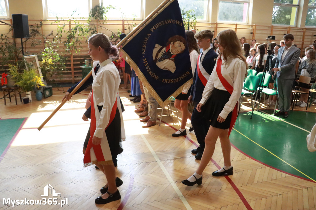 Fotorelacja: Rozpoczęcie nowego roku szkolnego w SP3 Myszków