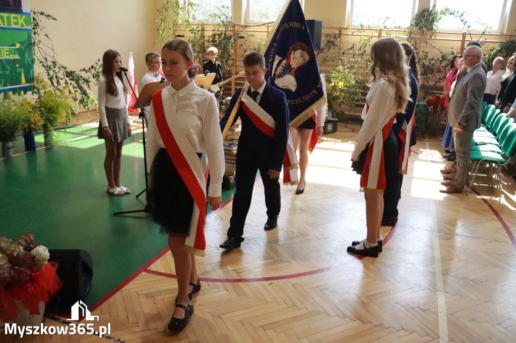 Fotorelacja: Rozpoczęcie nowego roku szkolnego w SP3 Myszków