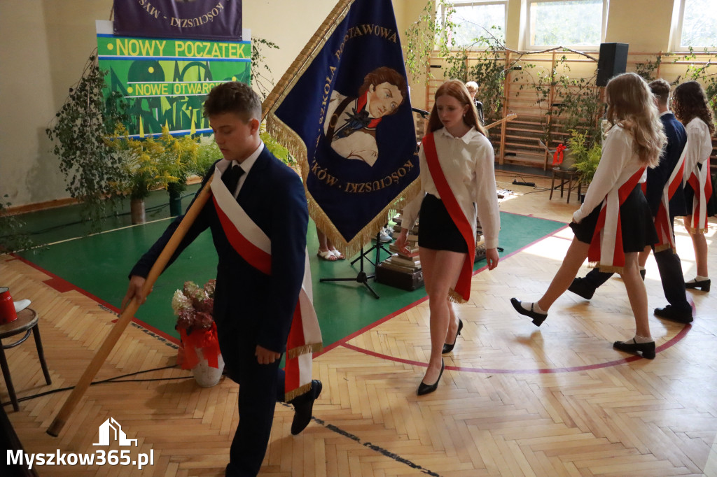 Fotorelacja: Rozpoczęcie nowego roku szkolnego w SP3 Myszków