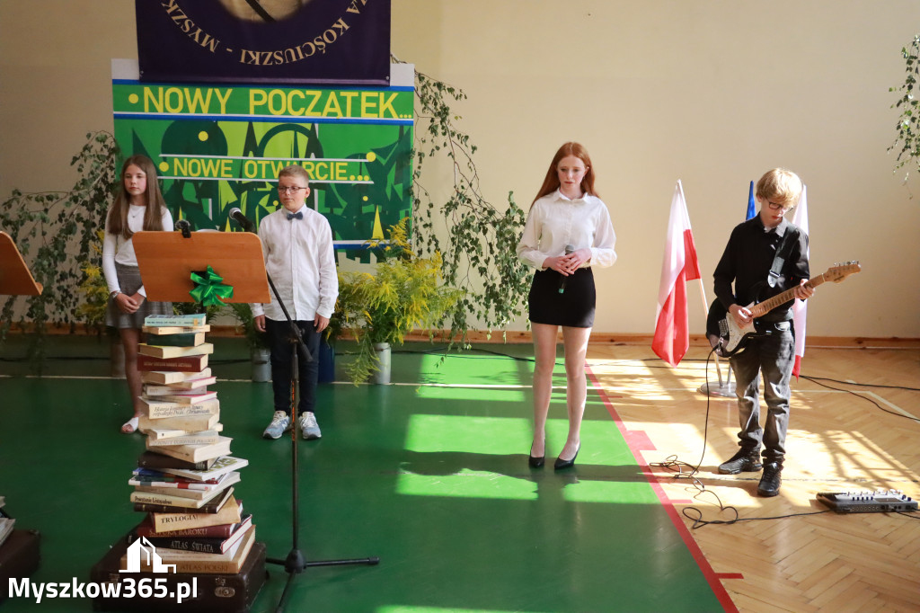 Fotorelacja: Rozpoczęcie nowego roku szkolnego w SP3 Myszków
