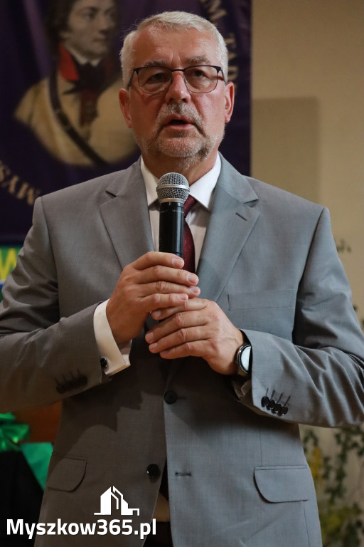 Fotorelacja: Rozpoczęcie nowego roku szkolnego w SP3 Myszków