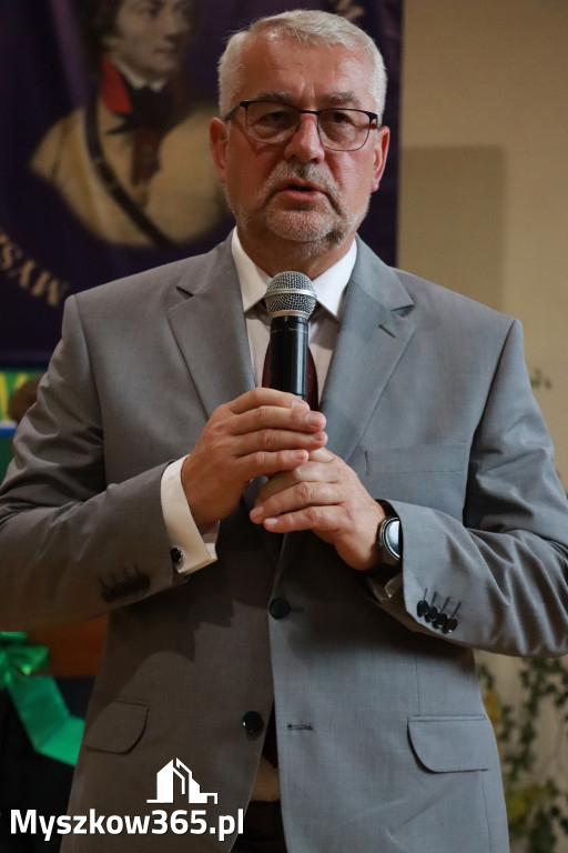 Fotorelacja: Rozpoczęcie nowego roku szkolnego w SP3 Myszków