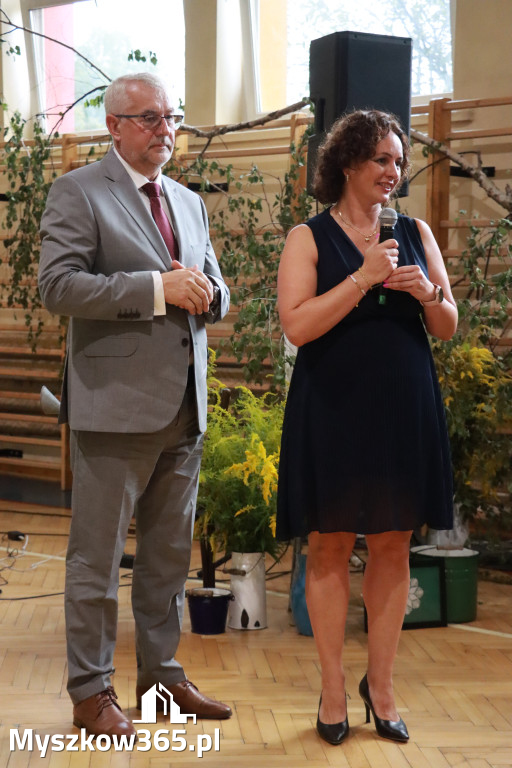 Fotorelacja: Rozpoczęcie nowego roku szkolnego w SP3 Myszków