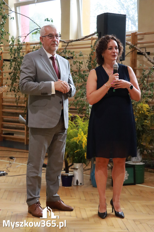 Fotorelacja: Rozpoczęcie nowego roku szkolnego w SP3 Myszków
