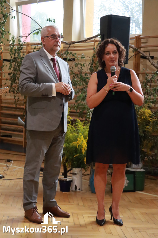 Fotorelacja: Rozpoczęcie nowego roku szkolnego w SP3 Myszków