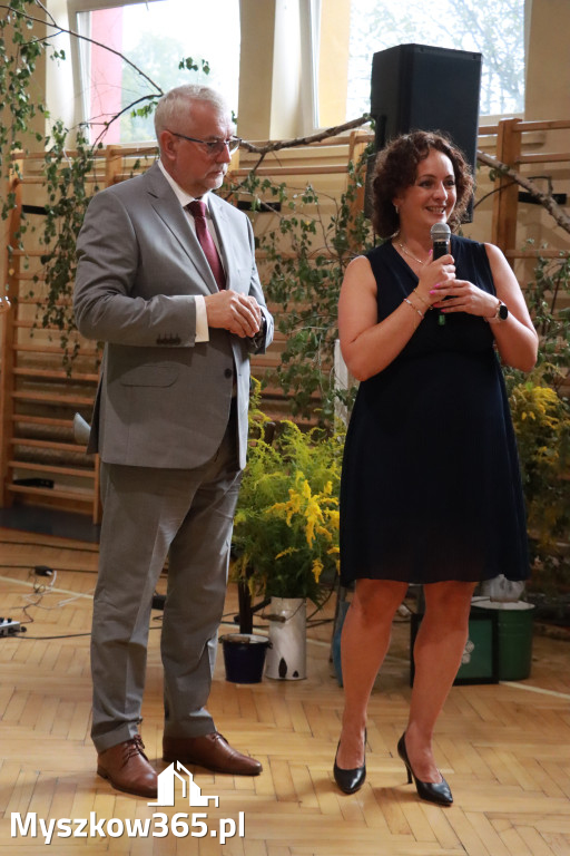 Fotorelacja: Rozpoczęcie nowego roku szkolnego w SP3 Myszków