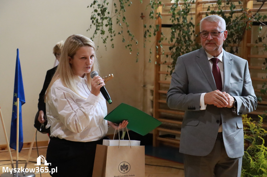 Fotorelacja: Rozpoczęcie nowego roku szkolnego w SP3 Myszków