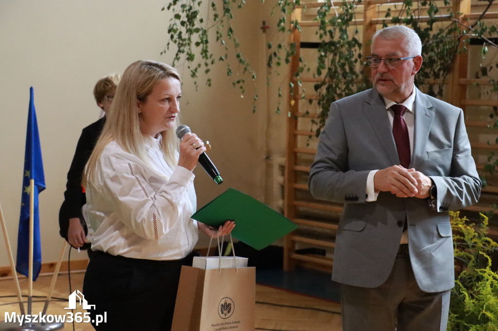 Fotorelacja: Rozpoczęcie nowego roku szkolnego w SP3 Myszków