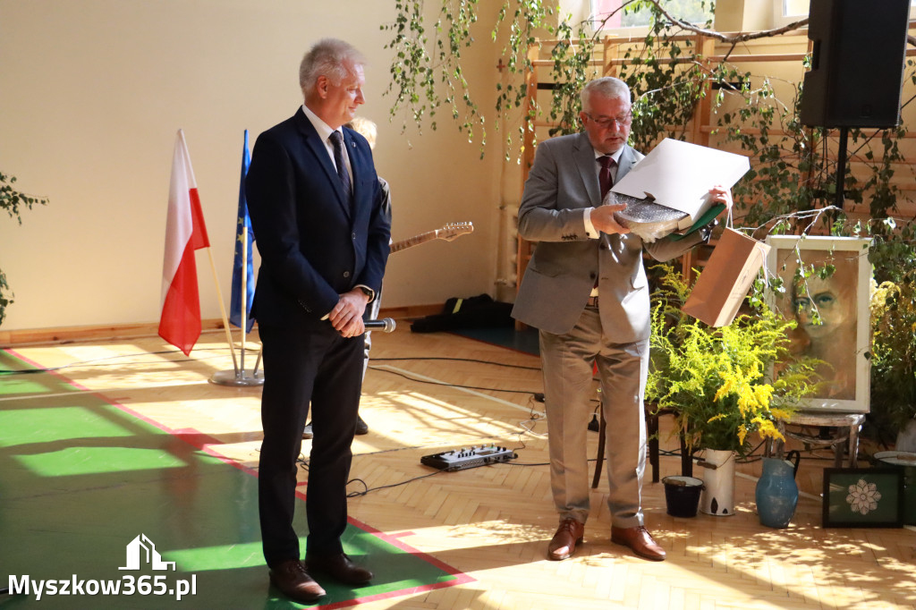 Fotorelacja: Rozpoczęcie nowego roku szkolnego w SP3 Myszków