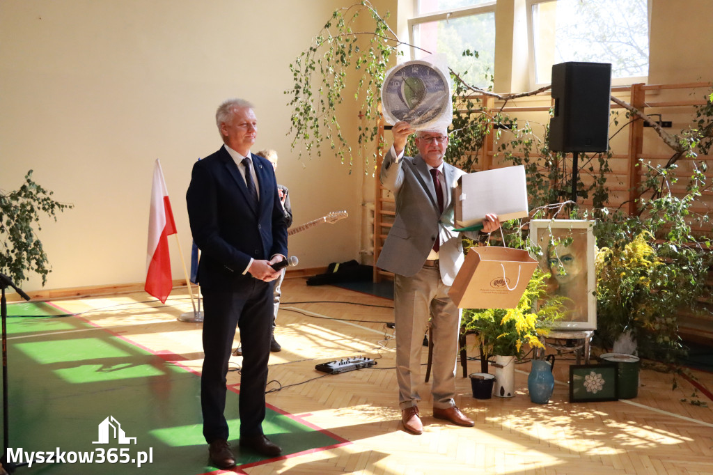 Fotorelacja: Rozpoczęcie nowego roku szkolnego w SP3 Myszków